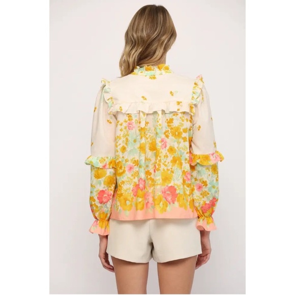 Fate Women's Whimsical Floral Print Ruffled Blouse Yellow Peach Cream Size M - Picture 4 of 11